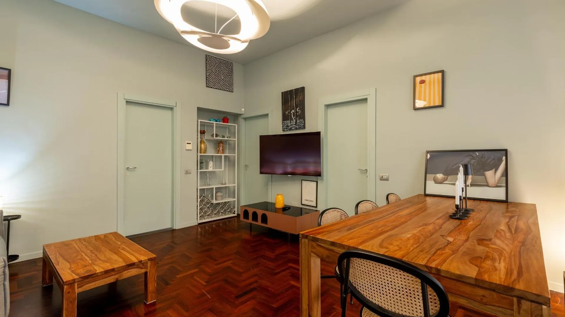Cairoli Suite E Garage Milan Italy