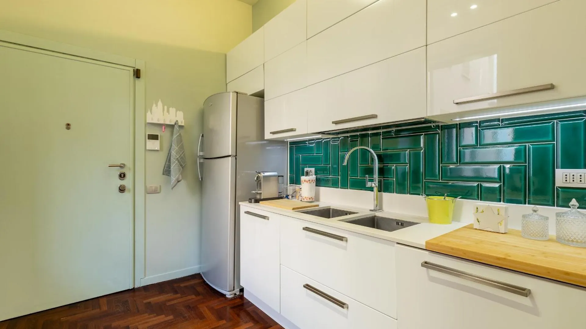 Cairoli Suite E Garage Milan
